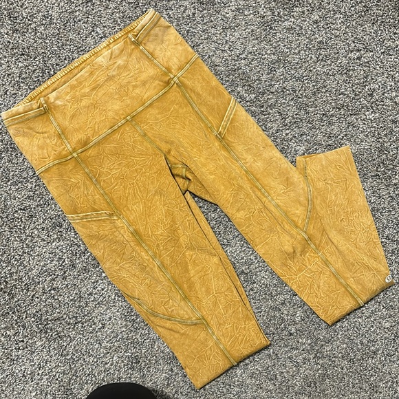 Lululemon Fast and Free High Rise Tight - Picture 6 of 8